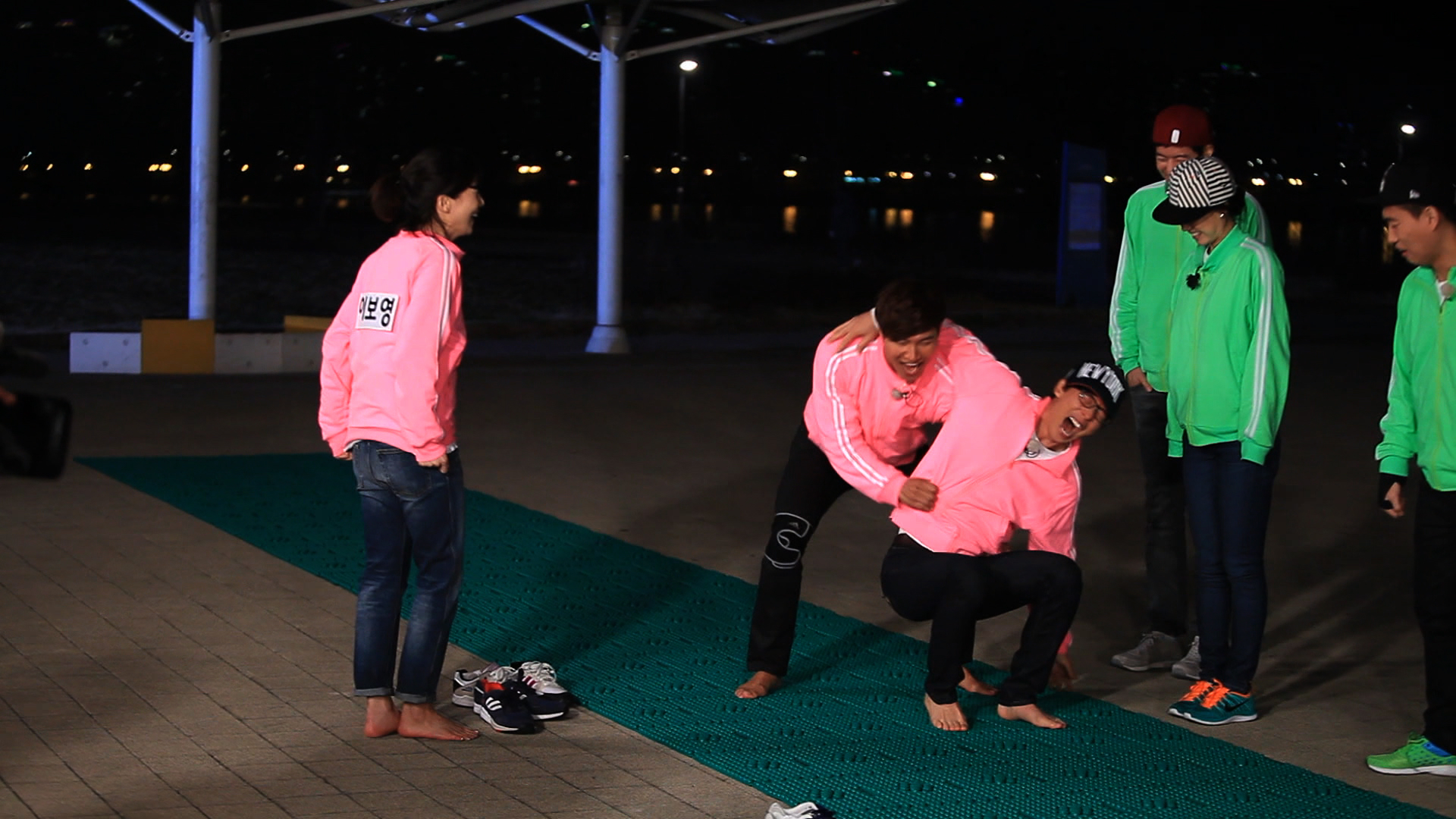 20130419李宝英与李尚允亮相runningman开展最佳情侣赛跑2起大图多p